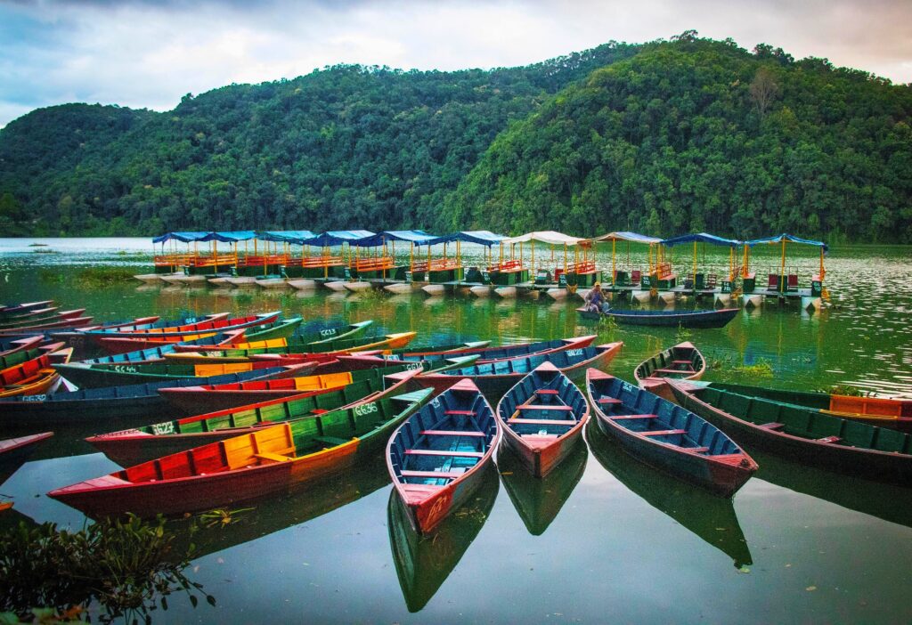 Pewa See in Pokhara, Tor zur Annapurna Trekking Touren