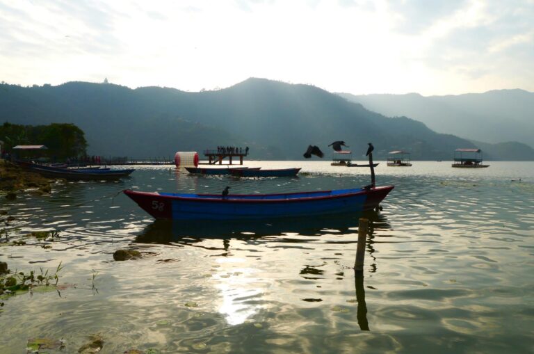 Pokhara am Pewa See, nach der Annapurna Trekking Tour