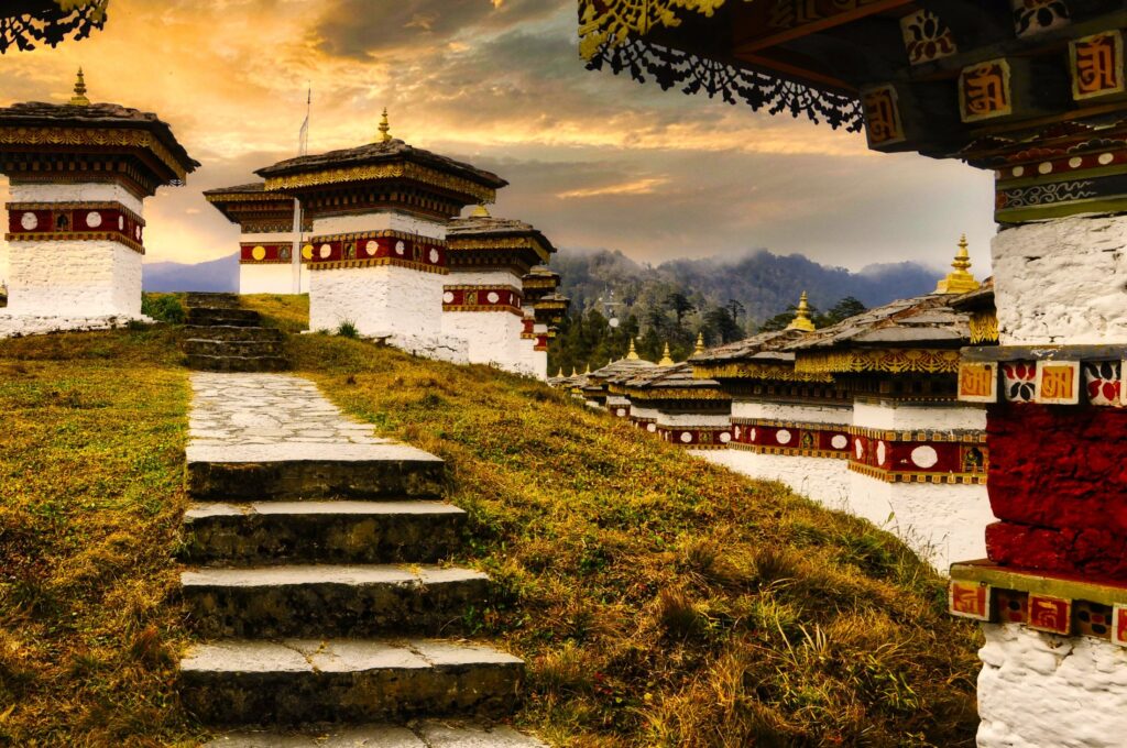 Die zauberhaften 108 Stupa am Dochu La in Bhutan