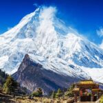 Berg Manaslu 8163 m - Manaslu Circuit Trekking Tour in Nepal