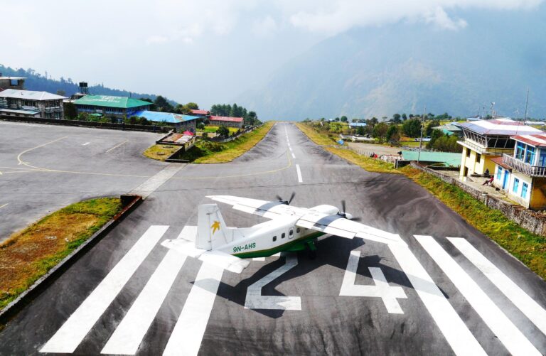 Lukla Flughafen, Das Tor zur Everest Region, Trekking zum Base Camp