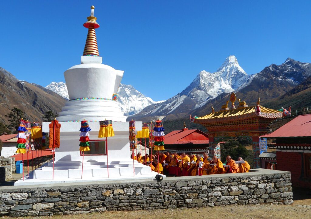 Kloster Tengboche mit Blick auf Mt. Everest und Mt. Ama Dablam