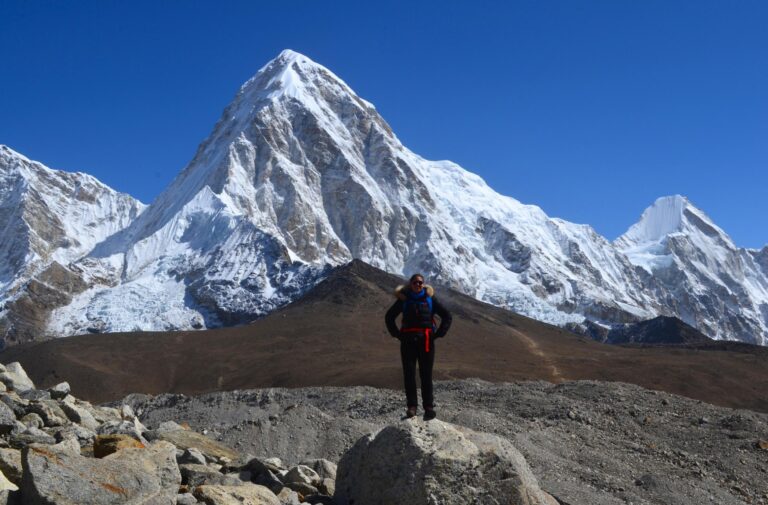 Mt. Pumori Trekker auf dem Weg zum Kala Patthar