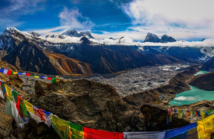 Gokyo Ri mit Blick auf Mt. Everest und Gokyo Seen