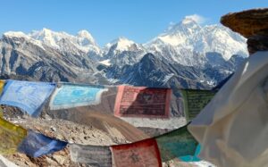 Sicht auf Mt. Everest von Renjo La Pass aus.