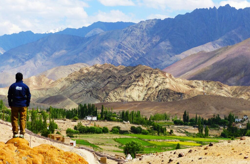 Die weite Landschaft und saftige Täler von Ladakh