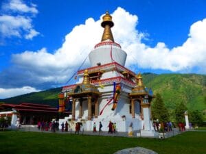 Buddhistische Stupa während der Bhtan Reise in Paro