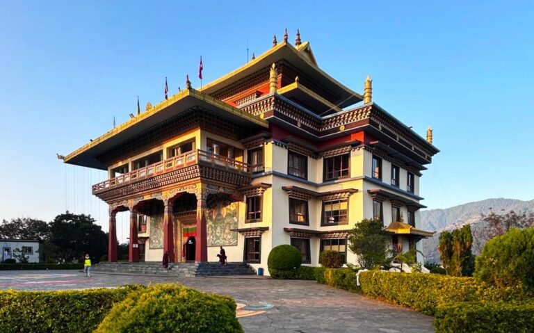 Neydo Kloster, Wandern, Yoga und Mediattion in Nepal