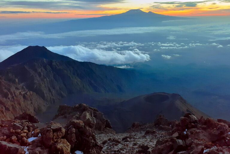 Der Shcon von Mt Meru - Trekking in Tansania
