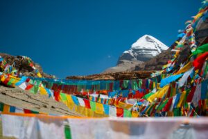 Mt. Kailash mit Gebetsfahnen in Tibet