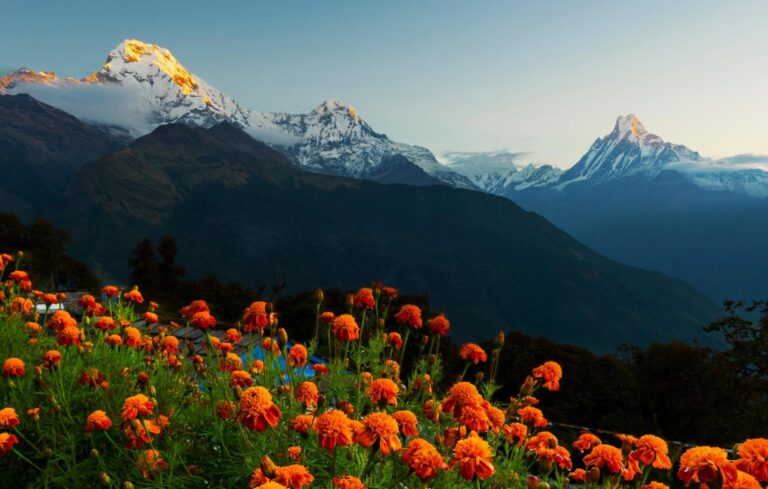 Blick auf das Annapurna Gebirge, Trekking in Nepal