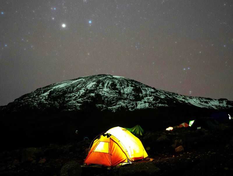 Kilimandscharo bei Nacht, Sternenhimmel von Kilimandscharo aus