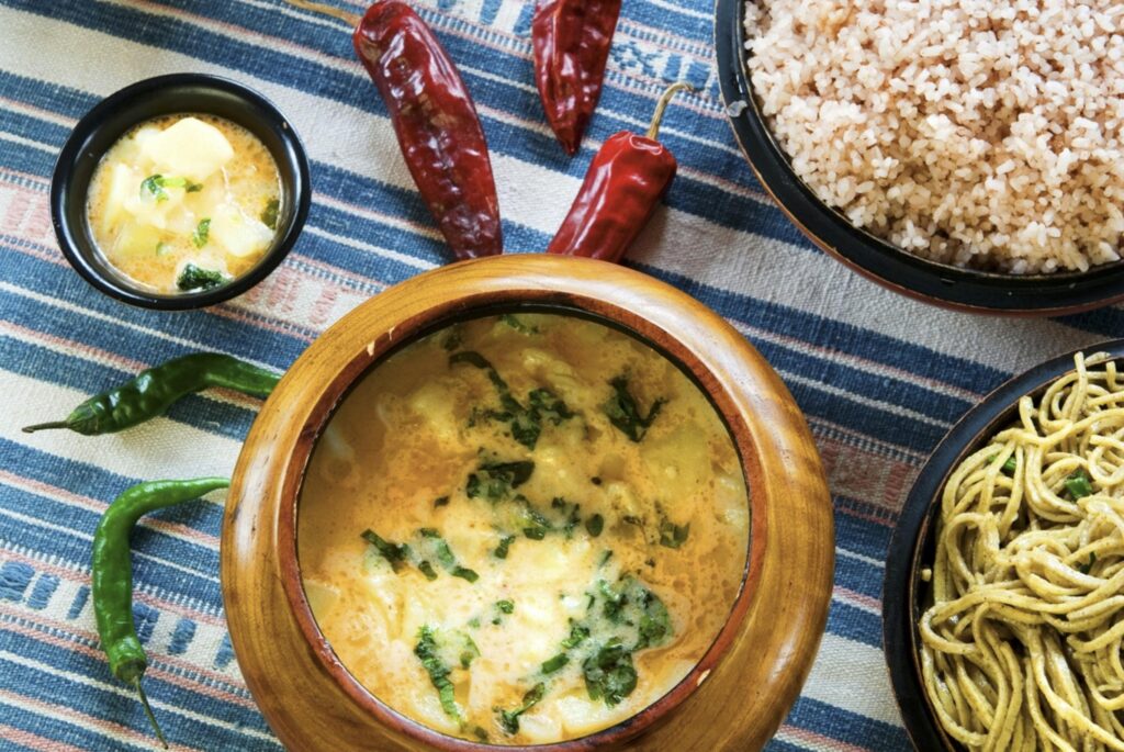 Essen in Bhutan mit Emadatchi, Reis - Bhutan Reisen