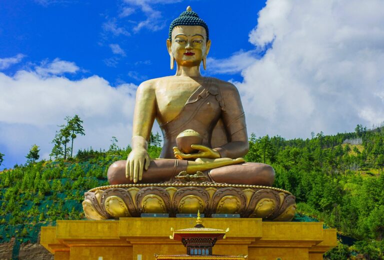 Die große Buddha Statue in Thimphu - Bhutan Reisen