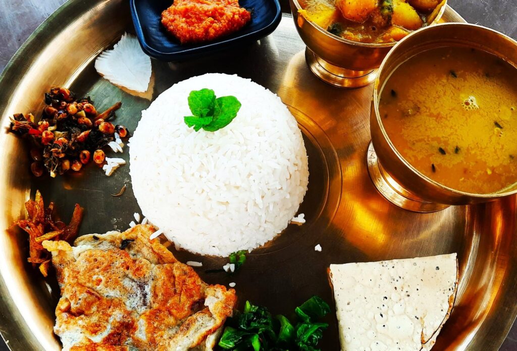 Nepalesisches Essen Dal Bhat